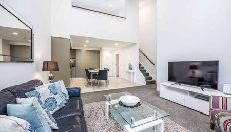 Harbour Vibes & City Lights - Photo 5