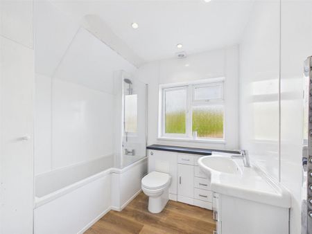 3 bedroom terraced house to rent - Photo 5
