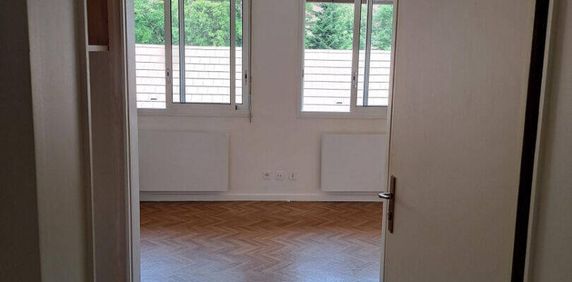 Location appartement 1 pièce 28.5 m² à Divonne-les-Bains (01220) - Photo 2