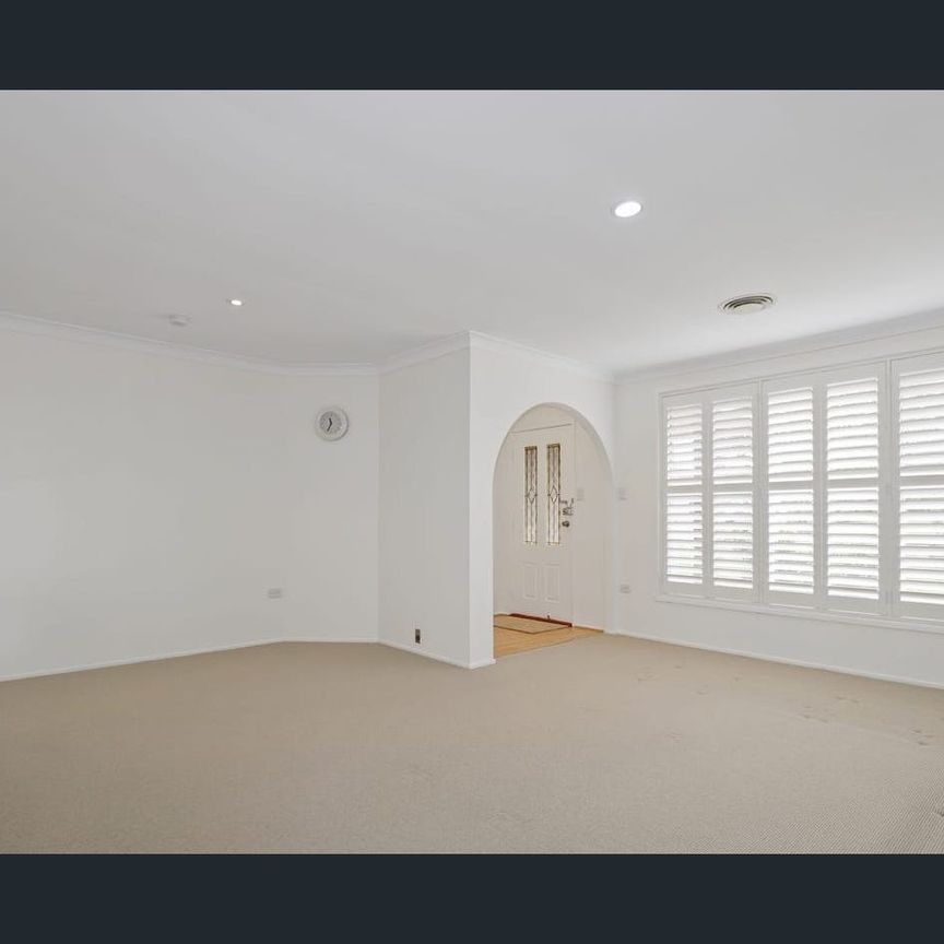 Immaculate Family Home - Garden Maintenance Included in Rent - Photo 1
