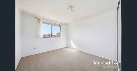 LARGE 3 BED - BEST LOCATION! - Photo 4