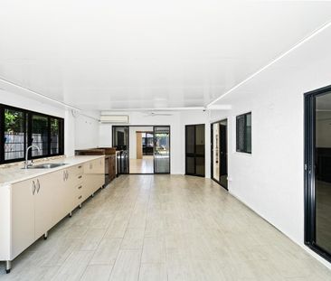 Beautiful family home with solar, batteries + powered shed - Photo 3