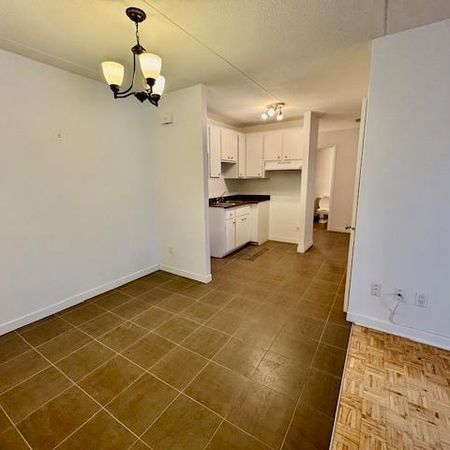 Coquet 4 1/2 3e étage tout béton - eau chaude + chauffage inclus - MARS ou JUILLET - Photo 3