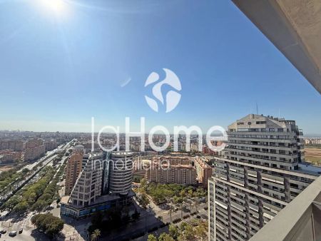 Valencia - Photo 3