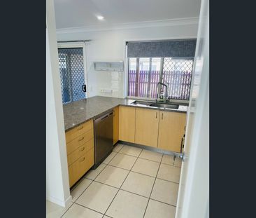 Sleek and Modern Home - Photo 6