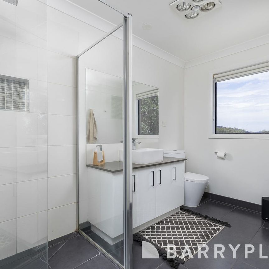 Cutting Edge to Perfection - Photo 1