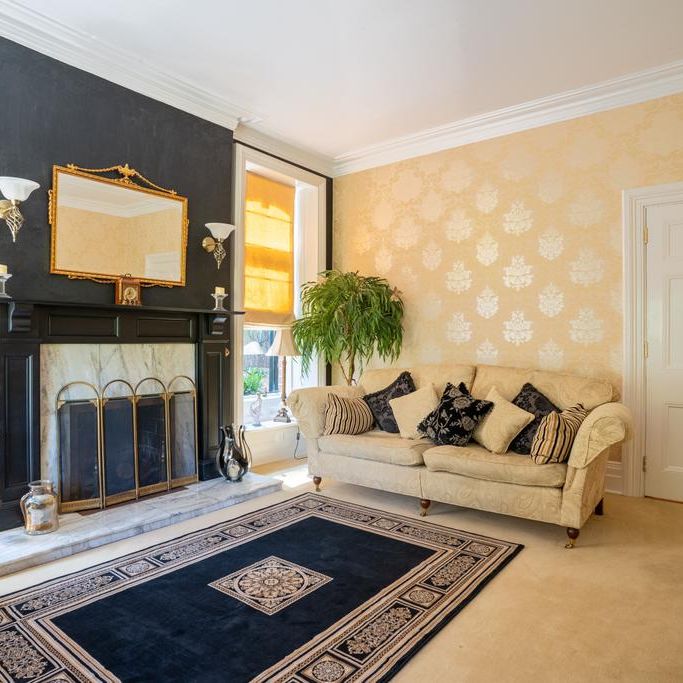 6 bedroom detached house to rent - Photo 1