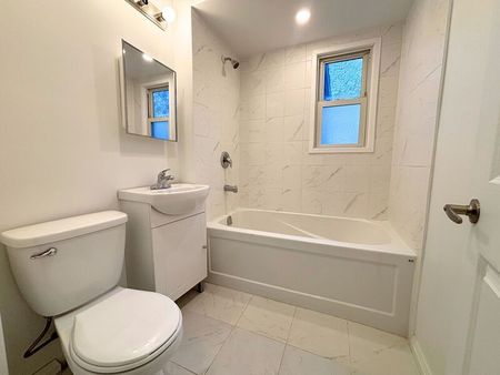 $1,895 / 3 br / 1 ba / 453 Paling ave unit 1 - Photo 2