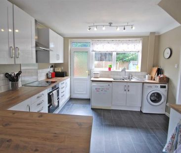 3 bedroom mews to rent - Photo 6