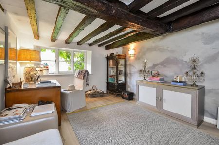 6 bedroom detached house to rent - Photo 2