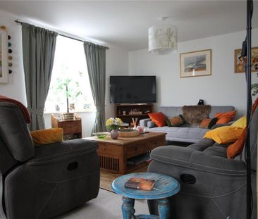 4 bedroom detached house to rent - Photo 2