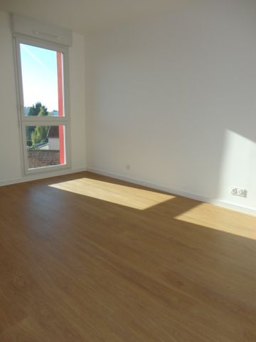 Location Appartement 3 pièces 64m² TOURS 37100 - Photo 4