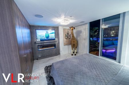 Penthouse in Downtown Vancouver, BC - Photo 4