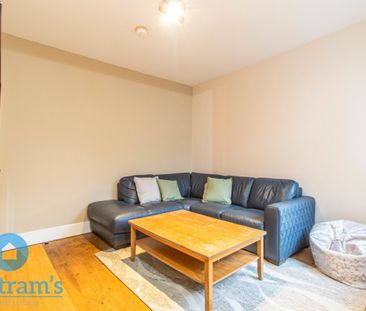 6 bed Semi-Detached House for Rent - Photo 2