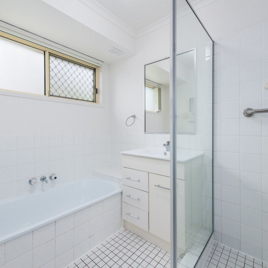 11/11 Kingaroy Avenue, Helensvale - Photo 1