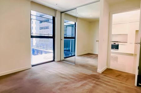 2 Bed 1 Bath - Photo 3