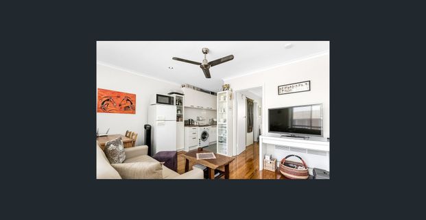 Light and bright first floor apartment - Photo 1