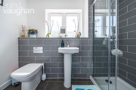 3 bedroom detached house to rent - Photo 2