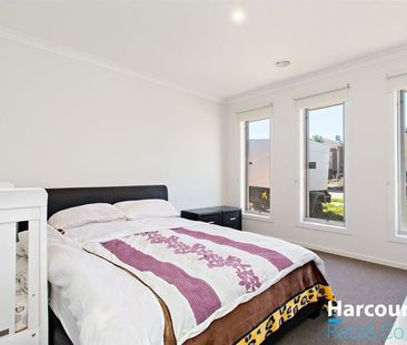 Spacious 4 Bedroom Home in Wollert - Photo 3