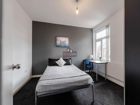 3 bedroom flat to rent - Photo 4