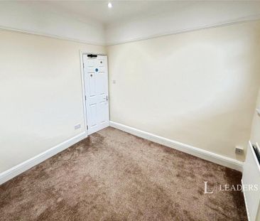 4 bedroom detached house to rent - Photo 6