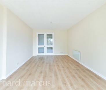 Hardcastle Close - Photo 2