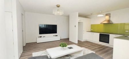 Bright & Stylish Parkside Living l Centennial Park Retreat - Photo 4