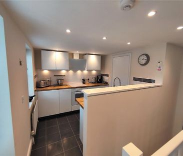 3 bedroom terraced house to rent - Photo 6