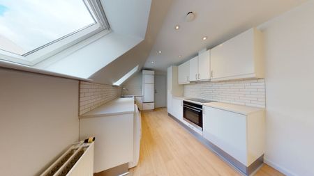 Centralt beliggende lejlighed med lys og livlig stemning - Photo 4