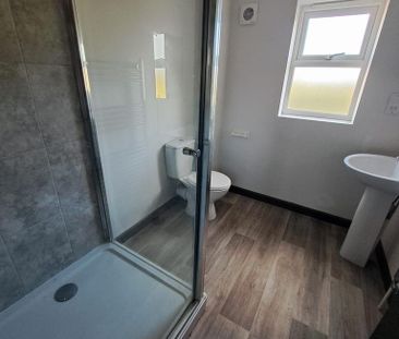 2 bedroom property to rent - Photo 4