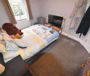 2 bedroom Flat in Montagu Drive, Leeds - Photo 6