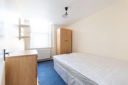 6 bed maisonette to rent in Kelvin Grove, Newcastle Upon Tyne, NE2 - Photo 4