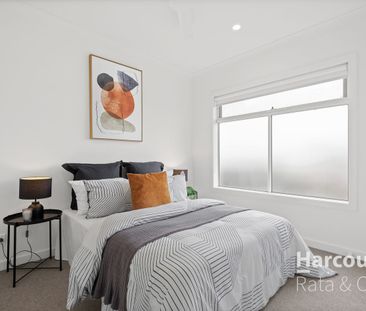 Freshly Built with Contemporary Style - Photo 4