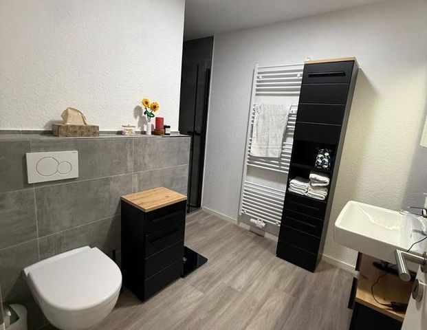 Moderne 2-Zimmer-Wohnung im 1.OG mit Terrasse, hochwertiger Küche - Foto 1