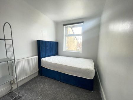 2 bedroom terraced house to rent - Photo 3