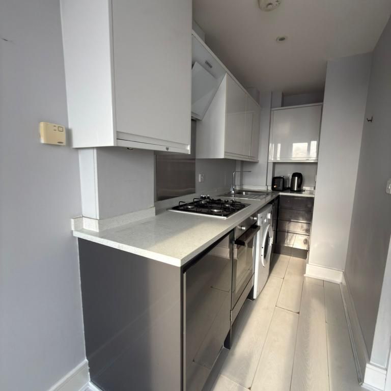 1 bedroom flat to rent - Photo 1