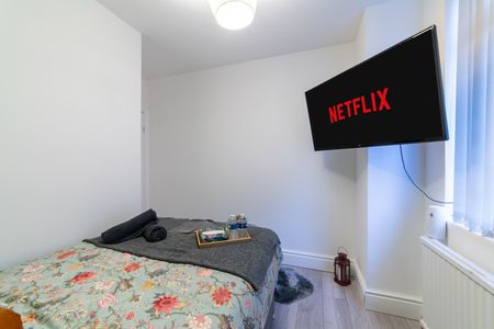 Room in a Shared House, Denebank Road, L4 - Photo 3