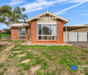 Neat & Low-Maintenance Living in a Quiet Court - Photo 4