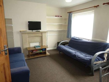 Bedroom Detached House In Winton, BH9 - Photo 3