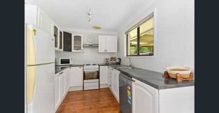 Spacious, Light Filled 3-Bedroom Home in Prime Location - Photo 5