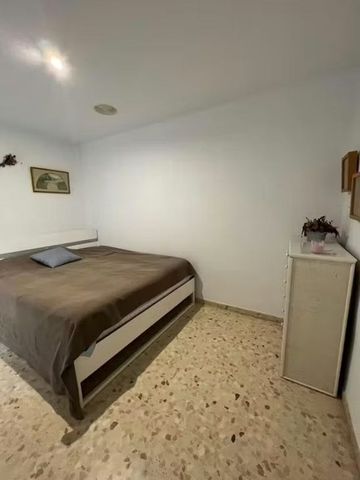 Carrer del Periodista José Ombuen, Valencia, Valencian Community 46010 - Photo 3