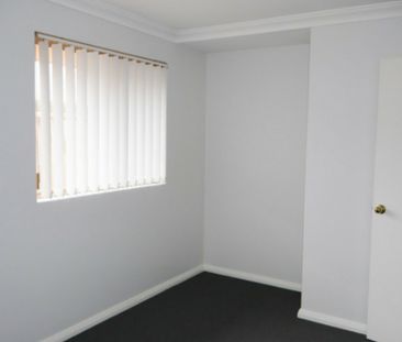 🏡 For Rent � 4 Erica Street, Coodanup WA 6210 - Photo 1