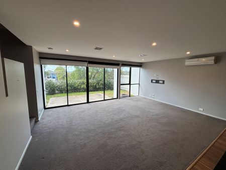 7 Belsay Chase, Chirnside Park - Where Comfort Meets Convenience - Photo 4