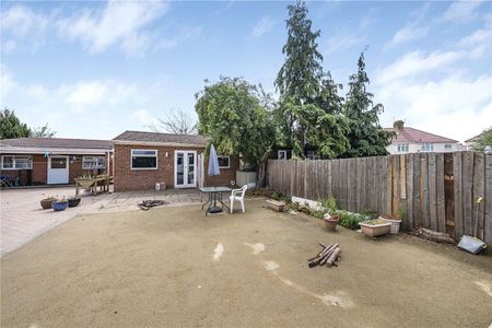 Spring Grove Road, Hounslow, TW3 - Photo 3