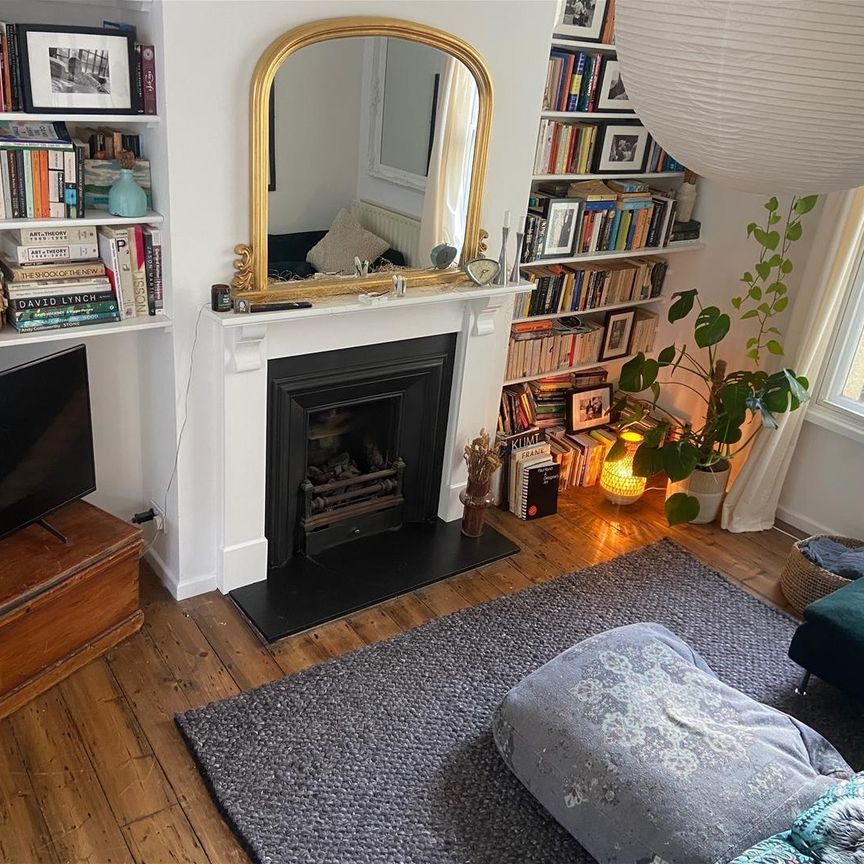 Cumberland Grove, Bristol - Photo 1