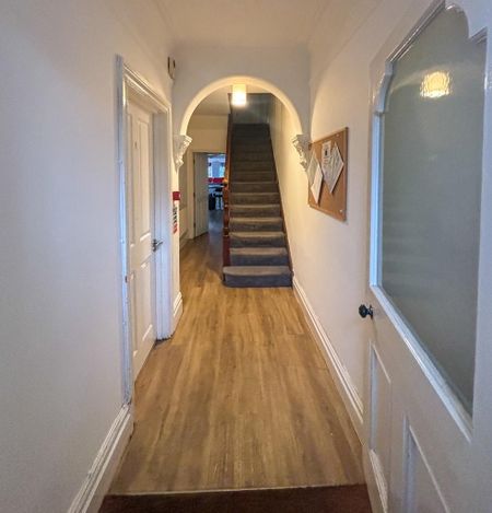 1 bedroom in a house share to rent - Photo 4