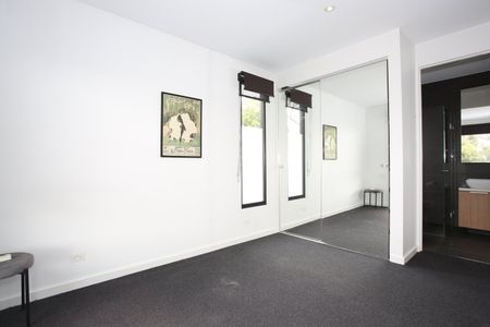 1/24 Hyslop Parade, Malvern East VIC 3145 - Photo 2