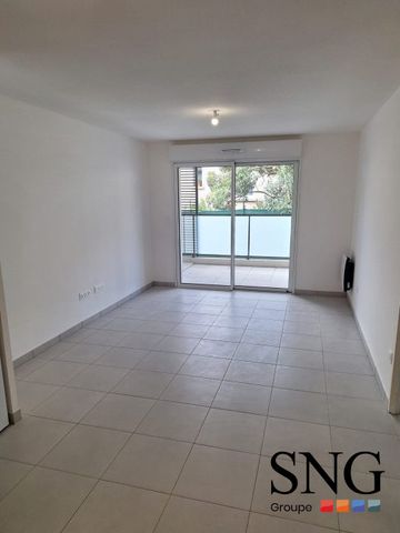 T2 AVEC TERRASSE ET PARKING - Photo 2