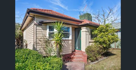 Renovated period home - Photo 2