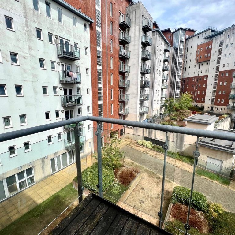 1 Bedroom - Lower Canal Walk, Southampton - Photo 1